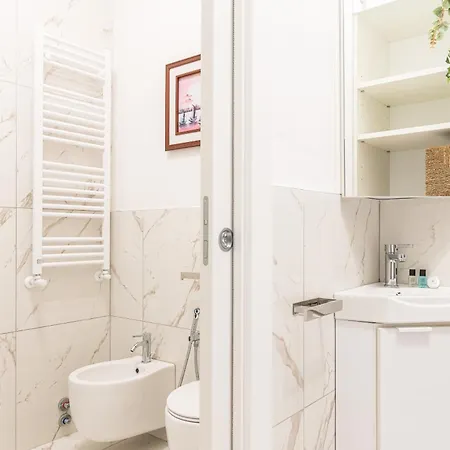 Apartman Design - Tricolore, Macedonio Melloni