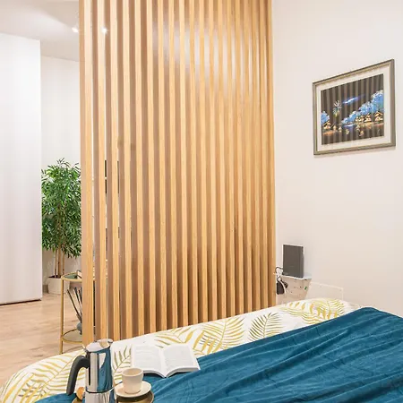 Apartman Design - Tricolore, Macedonio Melloni